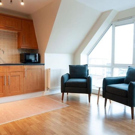 *New* 2-Bed Modern Apartment Burton-upon-Trent Eksteriør bilde