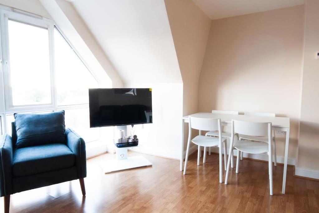 *New* 2-Bed Modern Apartment Burton-upon-Trent Eksteriør bilde
