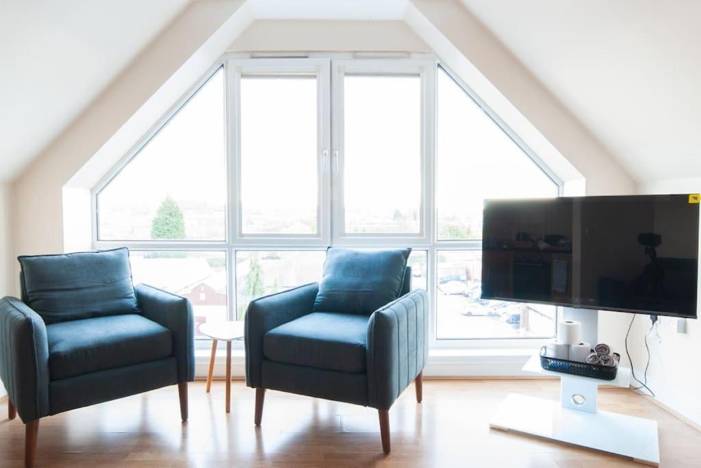 *New* 2-Bed Modern Apartment Burton-upon-Trent Eksteriør bilde